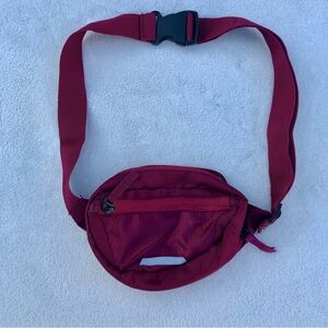 Quest Small Recreational Waist Bag Reflective Strip Adjustable Strap Running